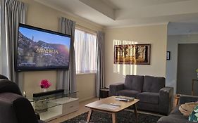 3 Bedroom Home In Palmerston North With Bbq And Sky Tv
